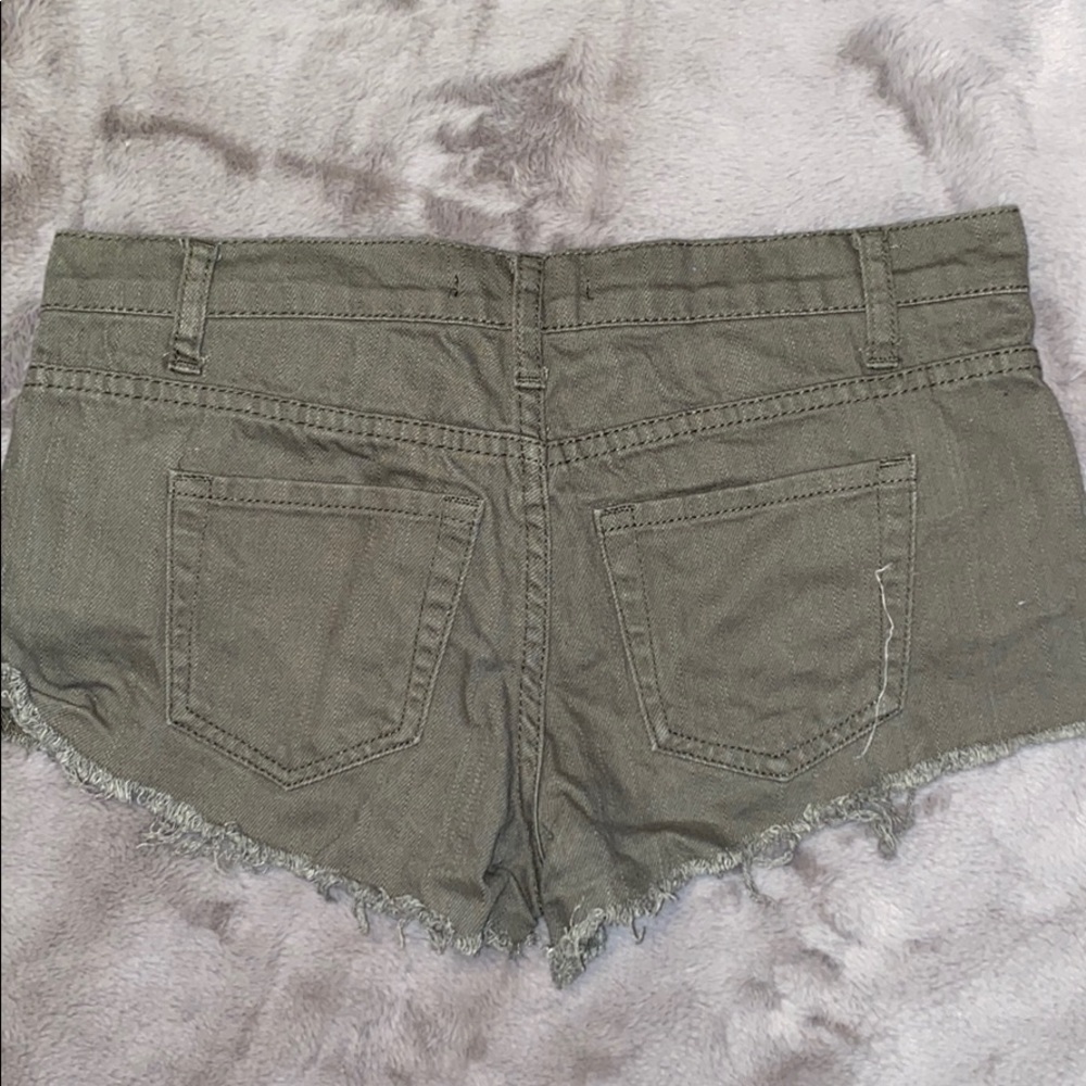 Forever 21 Shorts - Picture 2 of 3